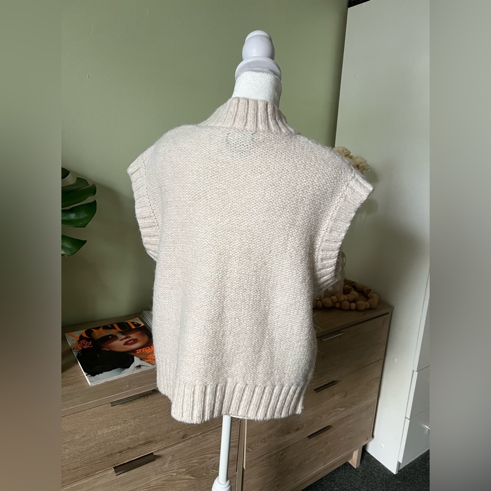 PRIMARK Off-White Cream Knit 3D Polka Dots Oversized Sweater Vest Shirt Top XS - Picture 5 of 16